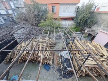 Yüregir Köprülü De Satılık Tek Katlı Müstakil Ev