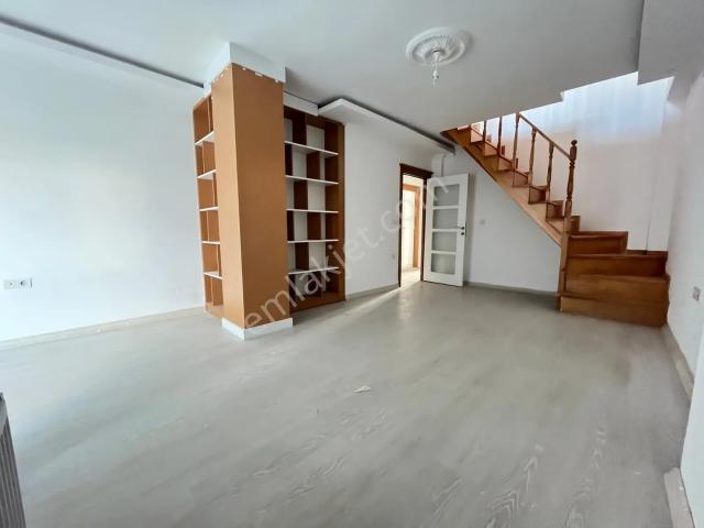Yusuf Emlak’tan Kiralık Yeşilova’da 3+2 160 M² Geniş Teraslı, Ferah Dubleks