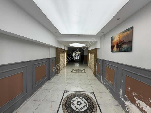 Baştan Az Hasarlı Site İçi Kiralik3+1 Site İçi Daire