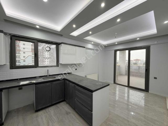 Yusuf Karadağlıdan K.otoparklı Satılık Ultralüks 4+1 260 Metre