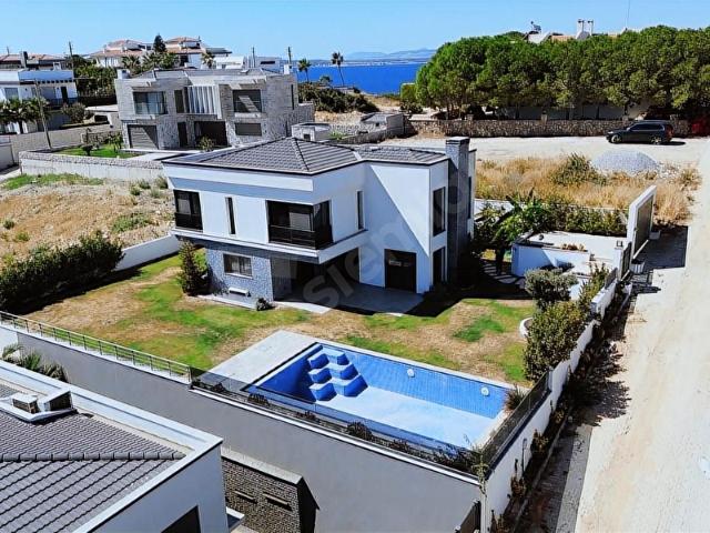YUSE'DEN ÇEŞME FENERBURNUNDA DENİZ MANZARALI SATILIK VİLLA