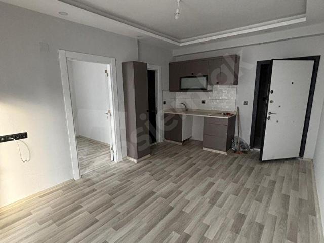YUVADAN GÜLTEPEDE İSKANLI YATAY MİMARİ CAZİP 1+1 DAİRE!