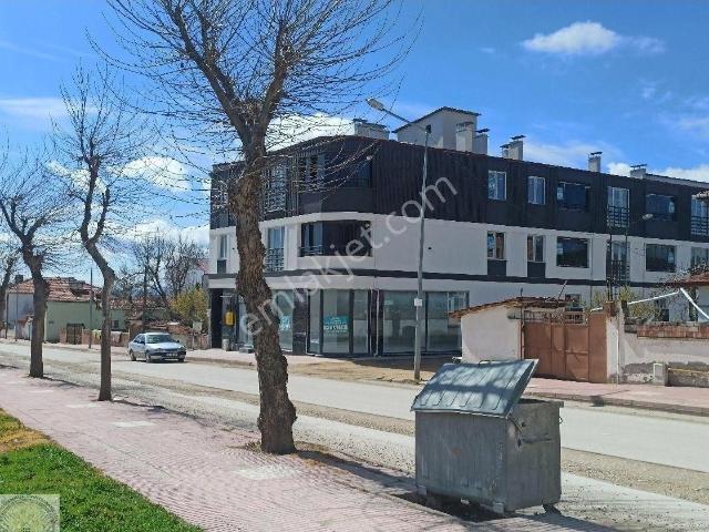 Yuvam Emlaktan Yunus Emre Mah Özsaraç Caddesinden 120 M2 2+1 Kiralık Daireler