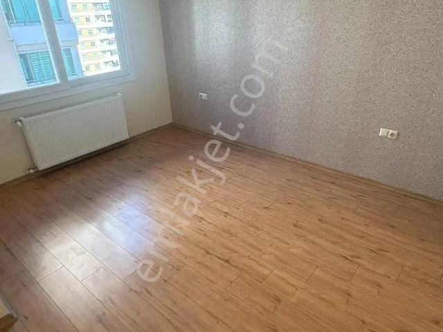 Yüzüncüyıl'da 3+1 Doğalgazlı, Çift Banyolu Kiralık Daire