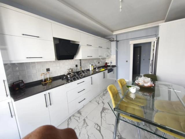 Yüzakı Bulvarında Caddeye Sıfır 3+1 Satılık Daire