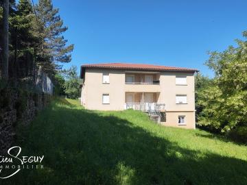 YZERON Agréable appartement grand T3 avec balcon et vue + stationnement dans garage fermé