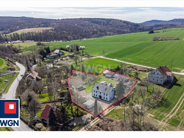 Urokliwy dom 174 m² z potencjałem, las i spokój