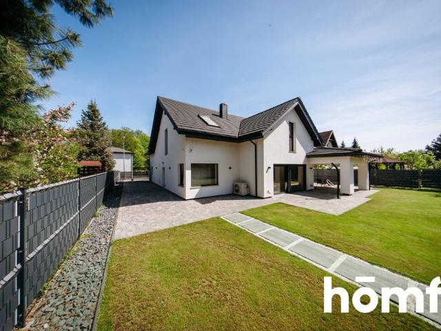 Luksusowy dom 230 m² z kominkiem i tarasem
