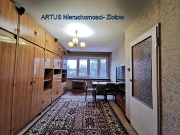 Sprzedam 2 pokojowe mieszkanie z loggią i umeblowaniem