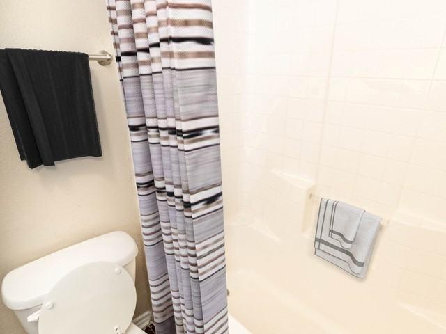 z 100121 Creekside 2 Bedroom Apartment for Rent at 6751 Westcreek Dr, Fort Worth, TX 76133 South Creek