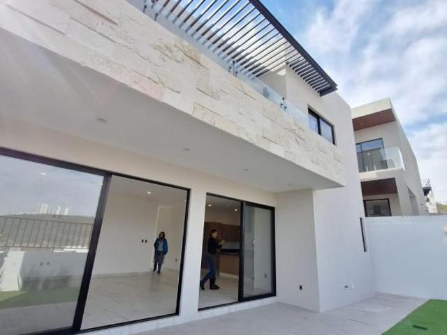 ZANDA RESIDENCIAL CASA EN VENTA NUEVECITA 4 RECAMARAS $6´750,000