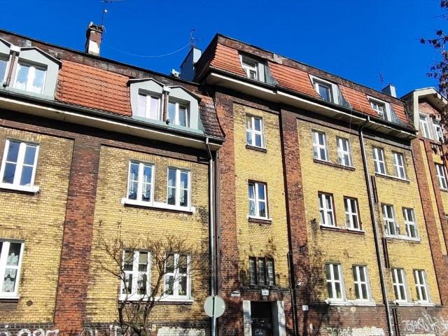 Zabytkowe mieszkanie 28,56 m² z piwnicą w Bytomiu