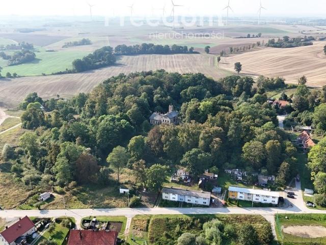 Zabytkowy dworek 1800 r. z potencjałem inwestycyjnym