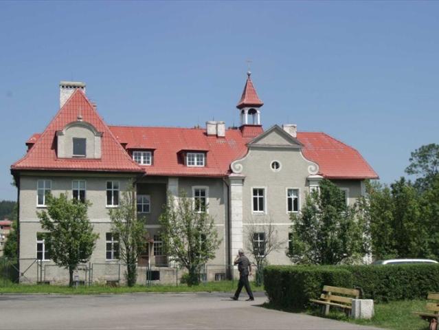 Zabytkowy obiekt sanatoryjny 1700 m2 z projektem rozbudowy