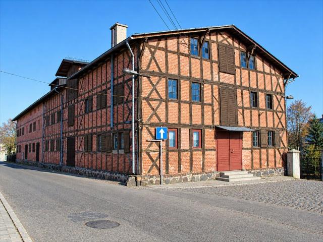 Zabytkowy spichlerz 1880 r. w centrum Nowego Miasta polecam