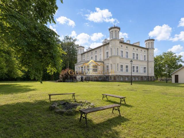Zabytkowy pałac w Lubiechowie, 65,31 m², klimatyczne mieszkanie polecam!