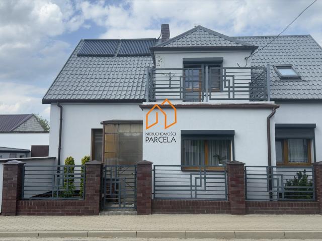 Nowoczesny dom 160 m2 z solarami i tarasem w Zaborowie