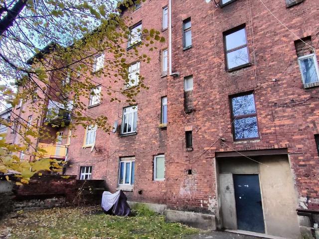 Polecam inwestycyjną kamienicę 13 mieszkań + lokal w Zabrzu