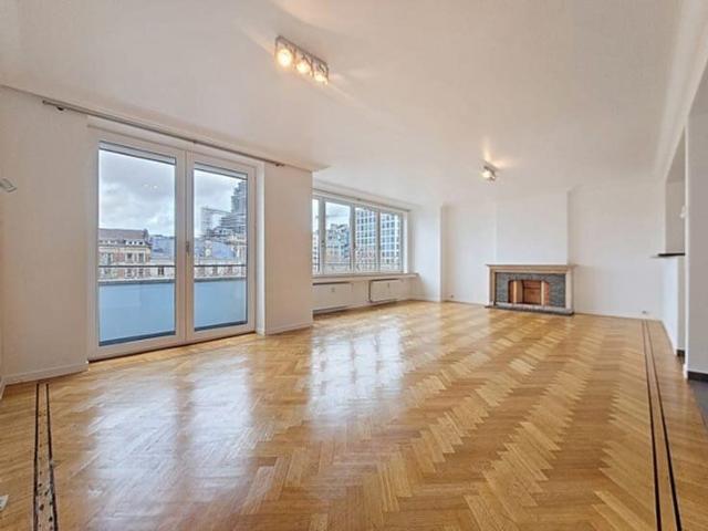 #ZADA PROPERTIES# 3 BDR APT + PARKING corporate lease ok
