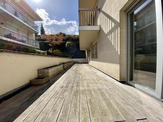 ZADA PROPERTIES Appt 2 BDR + terrace en pool