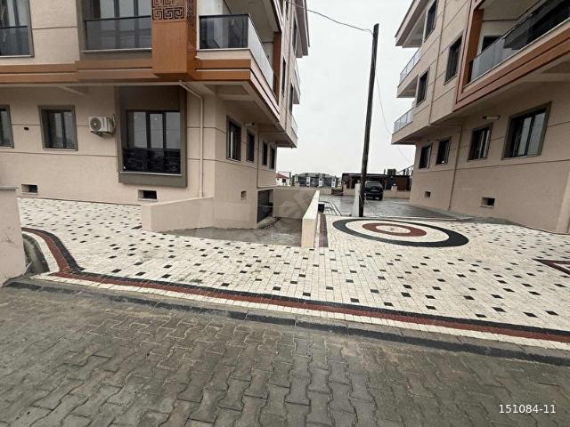 ZAFER MAH YÜKSEK GİRİŞ SİTE İÇİ KAPALI OTOPARK Lİ