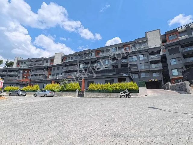 Zafer Mahallesinde Teraslı, Havuzlu Kiralık 1+1 Daire