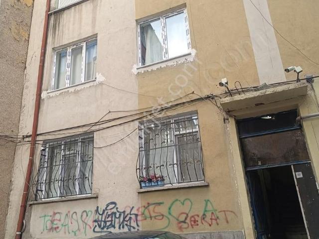Zaferde Merkezi Konumda Satılık 3+1