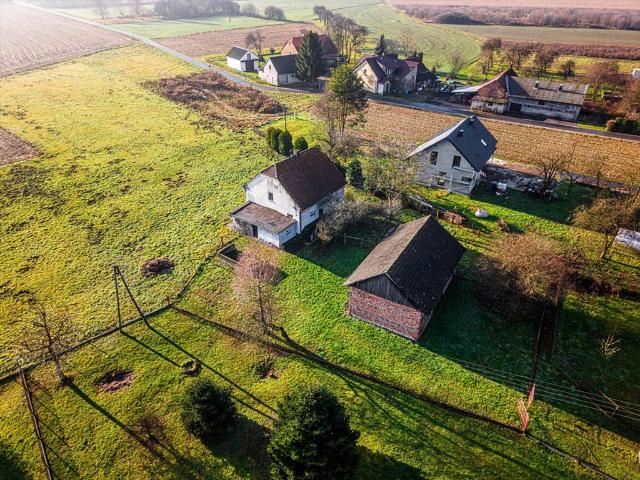 Urokliwy dom z 50 lat, stodoła i 95 arów ziemi polecam
