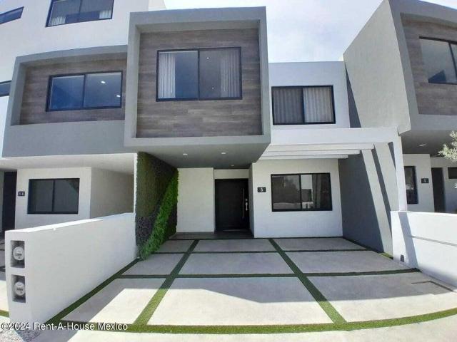 Zakia casa de dos niveles en venta RAH4030