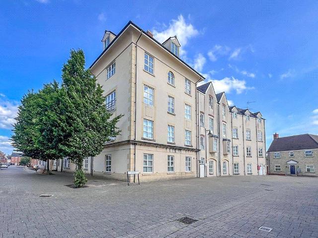 Zakopane Road, Swindon SN25 2 bed apartment to rent £1,000 pcm £231 pw