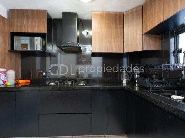 ZALATE CASA A UNAS CUADRAS DE MALECÓN EN VENTA