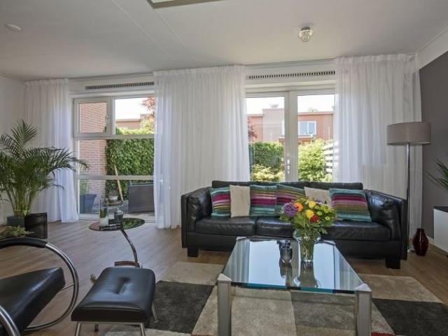 Zalmstraat 8