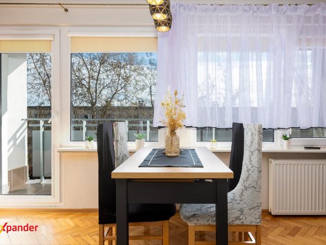 4 pokojowe mieszkanie z dużym balkonem możliwość 3 pokoi
