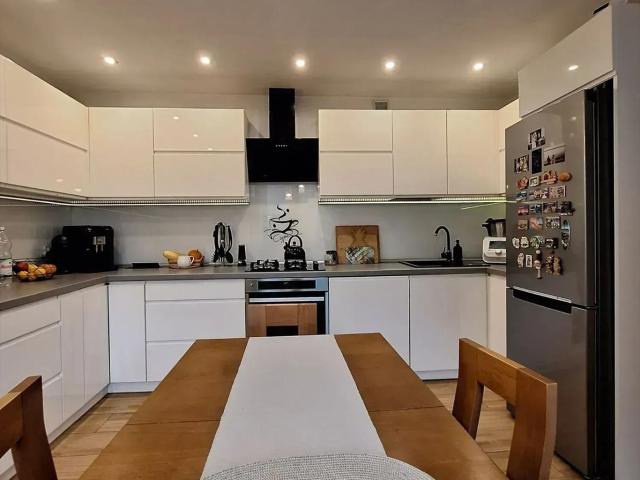 Zapraszam do domu 85 m² z ogrodem i garażami w Piotrkowie