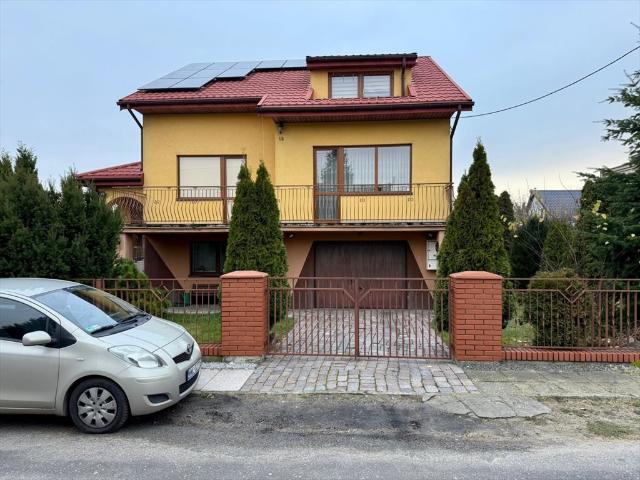 Zapraszam do domu 139 m² z fotowoltaiką i dodatkowym budynkiem