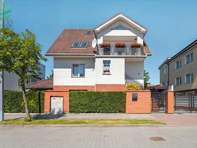 Zapraszam do domu 220 m² z oranżerią i ogrodem w Darłowie