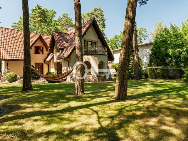 Zapraszam do domu 250 m² w Piasecznie z wysokiej jakości materiałami