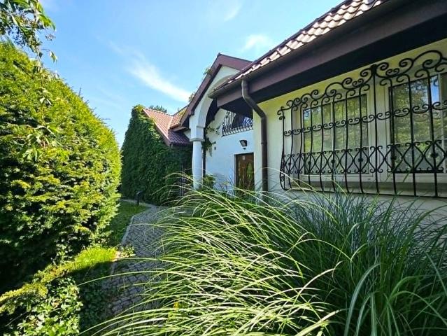 Zapraszam do domu 340 m² w Falentach Nowych z ogrodem i garażem