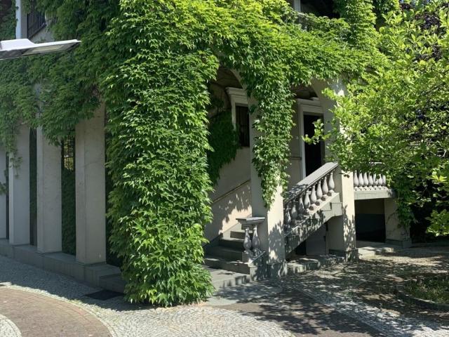 Zapraszam do domu 396 m² w Złotnikach z oddzielnym mieszkaniem
