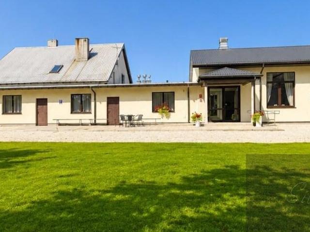 Zapraszam do domu z częścią usługową i dużą działką 15 831 m²