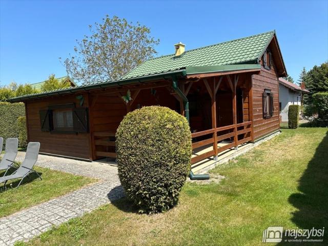 Urokliwy dom rekreacyjny nad morzem, 2 domki, 520 m2