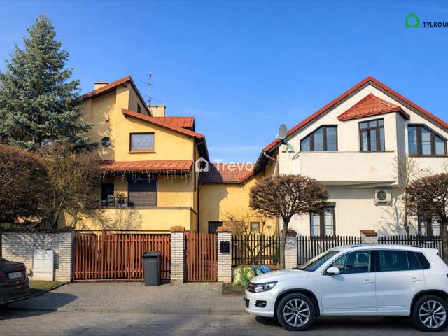Zapraszam do dużego domu z 2 mieszkaniami i lokalem usługowym