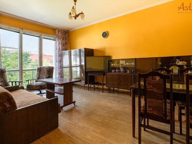 Zapraszam do kawalerki 35,6 m² z potencjałem na 2 pokoje w Tychach