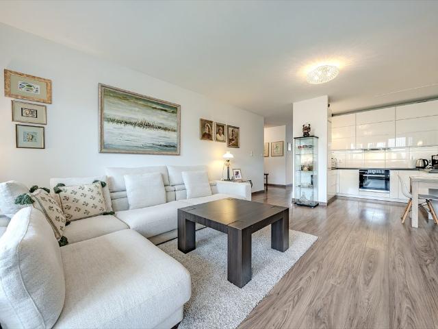 Przestronne 78 m² mieszkanie z balkonem blisko szkoły