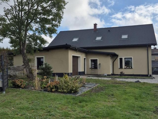Zapraszam do obejrzenia domu 150 m² w Bycinie z nowym dachem i pompą ciepła