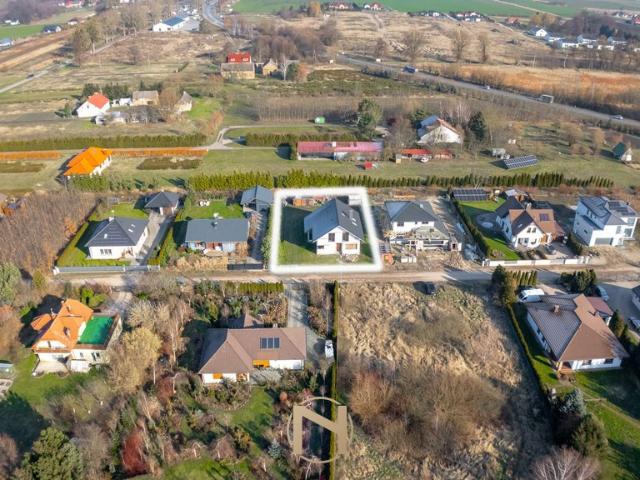 Zapraszam do obejrzenia domu 155 m² w Ulim z garażem i kominkiem
