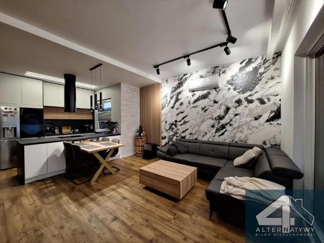 Zapraszam do obejrzenia domu 131 m² z garażami w Piotrkowie