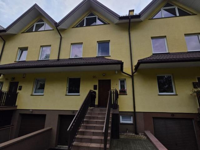 Zapraszam do obejrzenia domu 240 m² w Otwocku z 6 pokojami i garażem