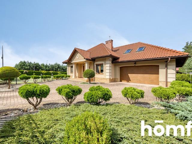 Zapraszam do obejrzenia domu 207 m² z garażem w Mielcu