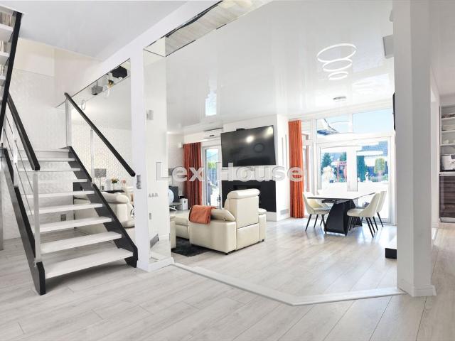 Zapraszam do obejrzenia domu 217 m² z ogrodem japońskim i garażem